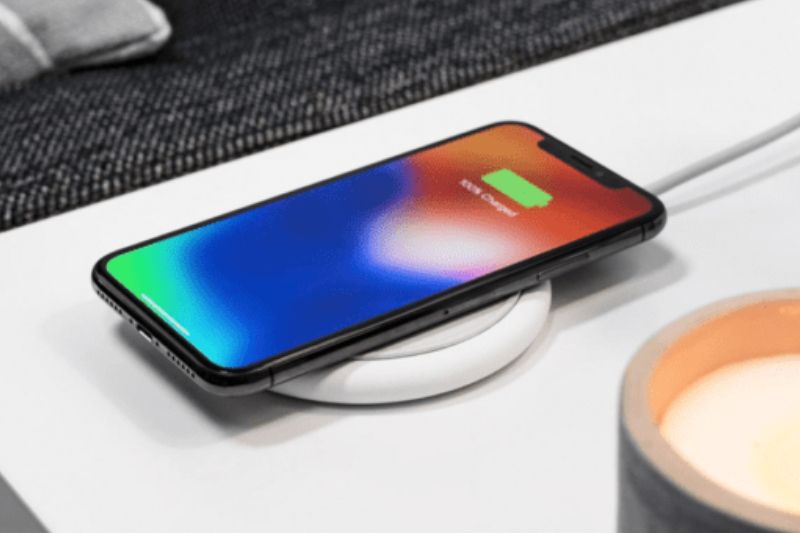 HOW DO I WIRELESS CHARGE MY IPHONE 8?